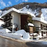 Hotel Aigle 3*
