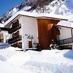 Hotel Aigle 3*