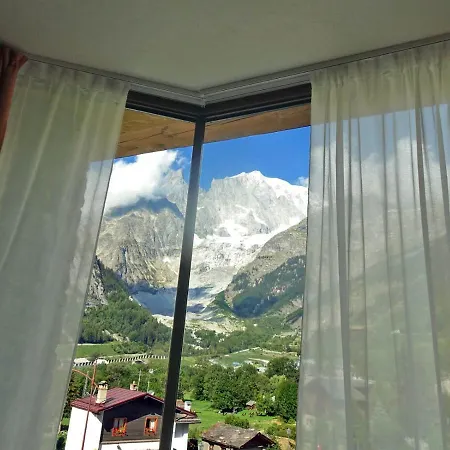 Aigle Courmayeur