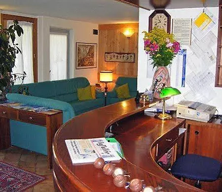 Hotel Aigle 3*