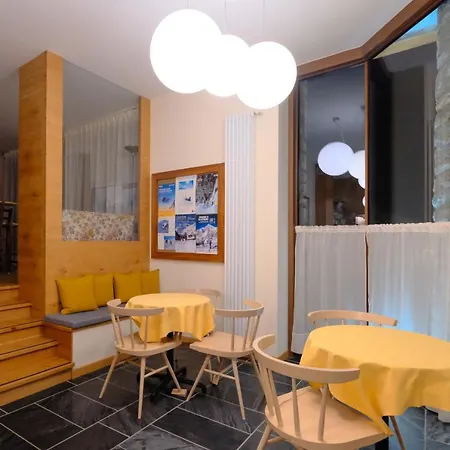 Hotel Aigle 3*